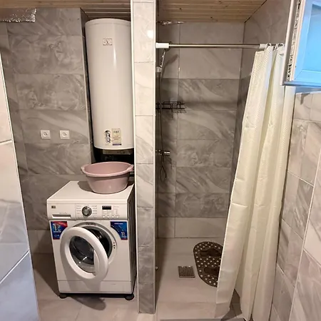 затишне місце біля лісу Apartment