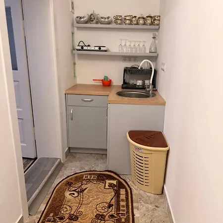затишне місце біля лісу Apartment *